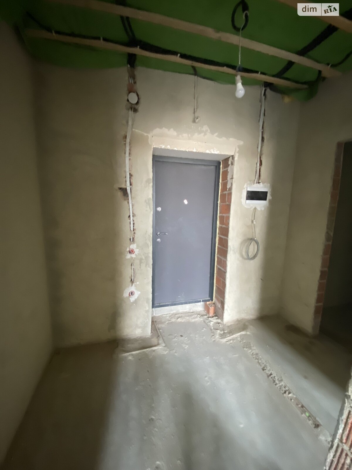 Продажа трехкомнатной квартиры в Черновцах, на ул. Международная 41, кв. 11, район Пригородная зона фото 1 Продажа трехкомнатной квартиры в Черновцах, на ул. Международная 41, кв. 11, район Пригородная зона фото 1