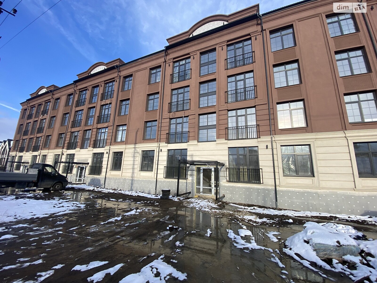 Продажа трехкомнатной квартиры в Черновцах, на ул. Международная 41, кв. 11, район Пригородная зона фото 1 Продажа трехкомнатной квартиры в Черновцах, на ул. Международная 41, кв. 11, район Пригородная зона фото 1