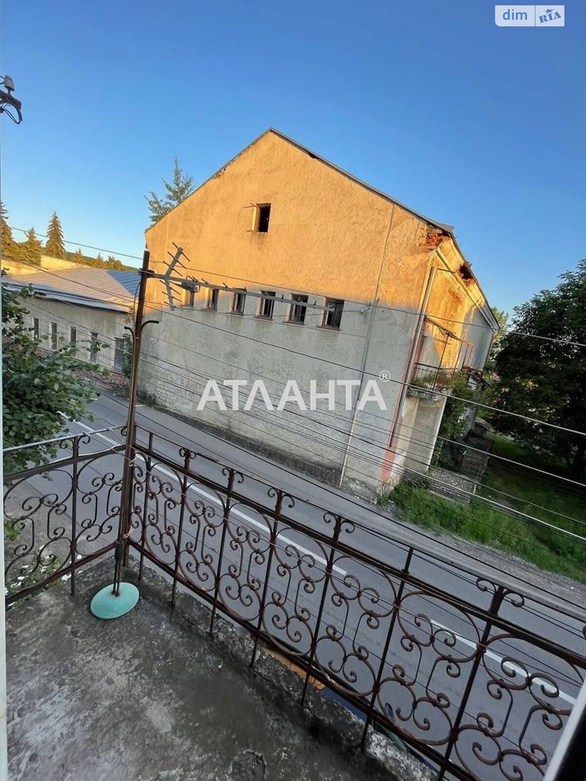 Продажа трехкомнатной квартиры в Черновцах, на ул. Учительская, район Садгорский фото 1