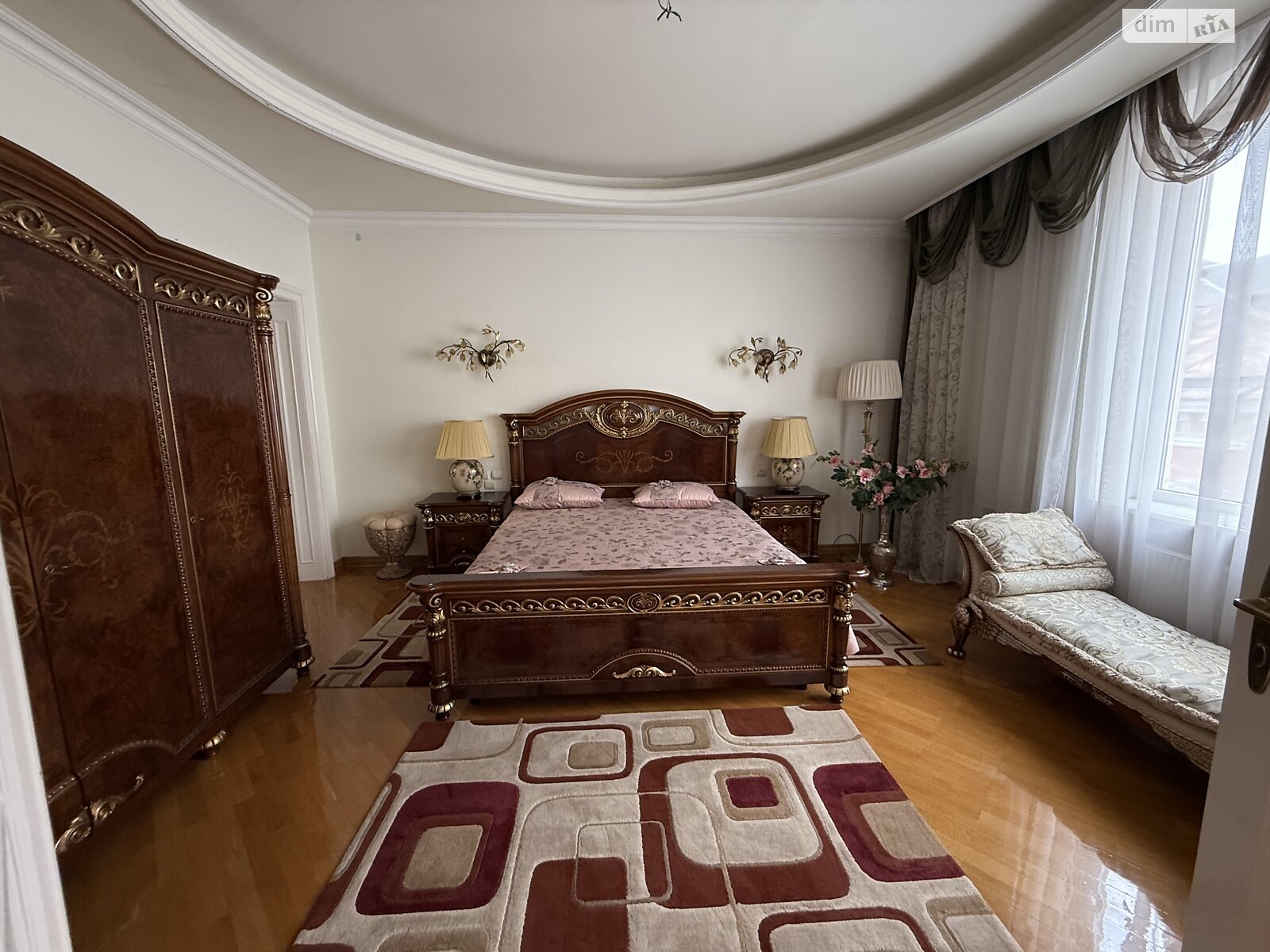 Продажа четырехкомнатной квартиры в Черновцах, на ул. Саксаганского Панаса 2, фото 1 Продажа четырехкомнатной квартиры в Черновцах, на ул. Саксаганского Панаса 2, фото 1