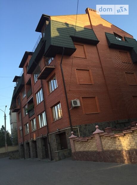 Продаж шестикімнатної квартири в Чернівцях на вул. Достоєвського Федора 12г, кв. 6, район Щербанюка фото 1 Продаж шестикімнатної квартири в Чернівцях на вул. Достоєвського Федора 12г, кв. 6, район Щербанюка фото 1