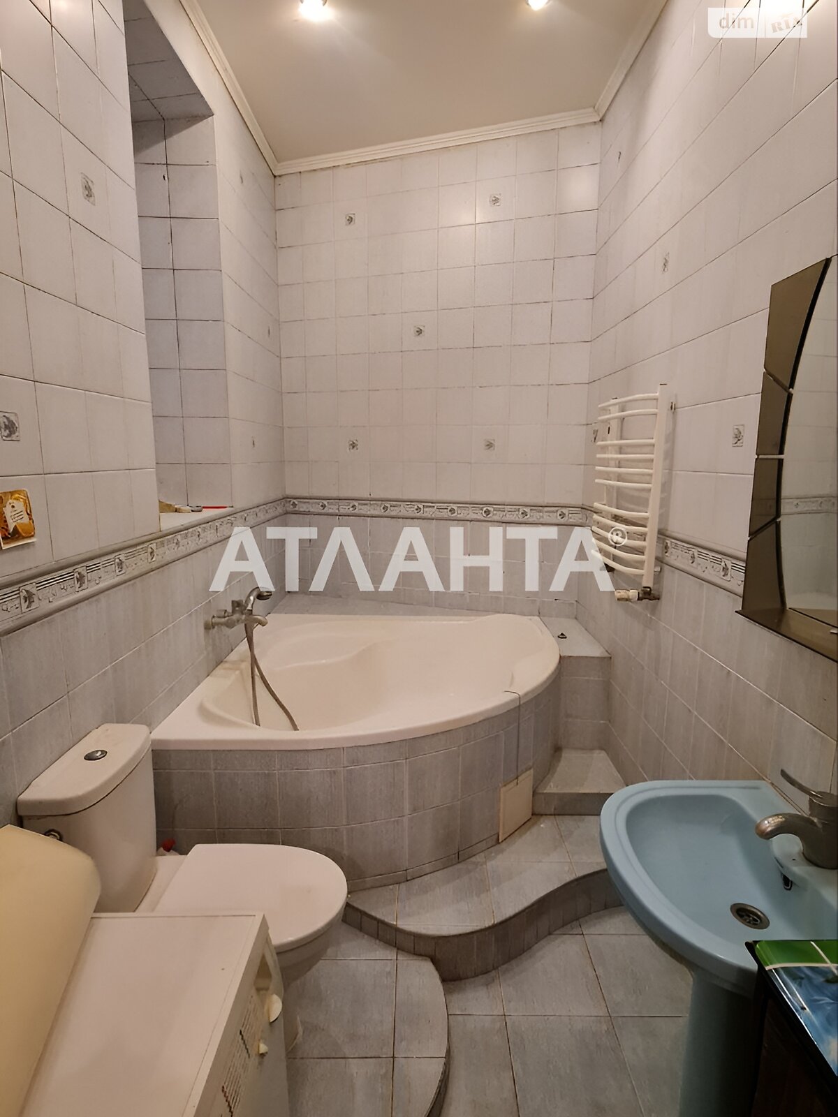 Продаж трикімнатної квартири в Чернівцях, на вул. Cбієри, район Шевченківський фото 1 Продаж трикімнатної квартири в Чернівцях, на вул. Cбієри, район Шевченківський фото 1
