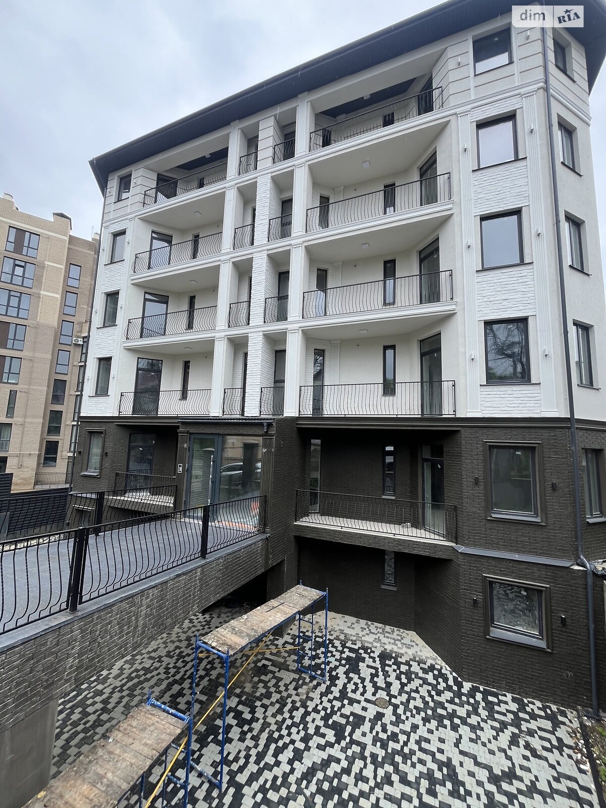 Продаж двокімнатної квартири в Чернівцях, на вул. Дмитра Ковальова 12, район Шевченківський фото 1 Продаж двокімнатної квартири в Чернівцях, на вул. Дмитра Ковальова 12, район Шевченківський фото 1