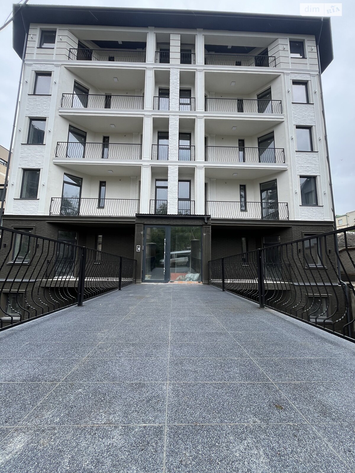 Продаж двокімнатної квартири в Чернівцях, на вул. Дмитра Ковальова 12, район Шевченківський фото 1 Продаж двокімнатної квартири в Чернівцях, на вул. Дмитра Ковальова 12, район Шевченківський фото 1