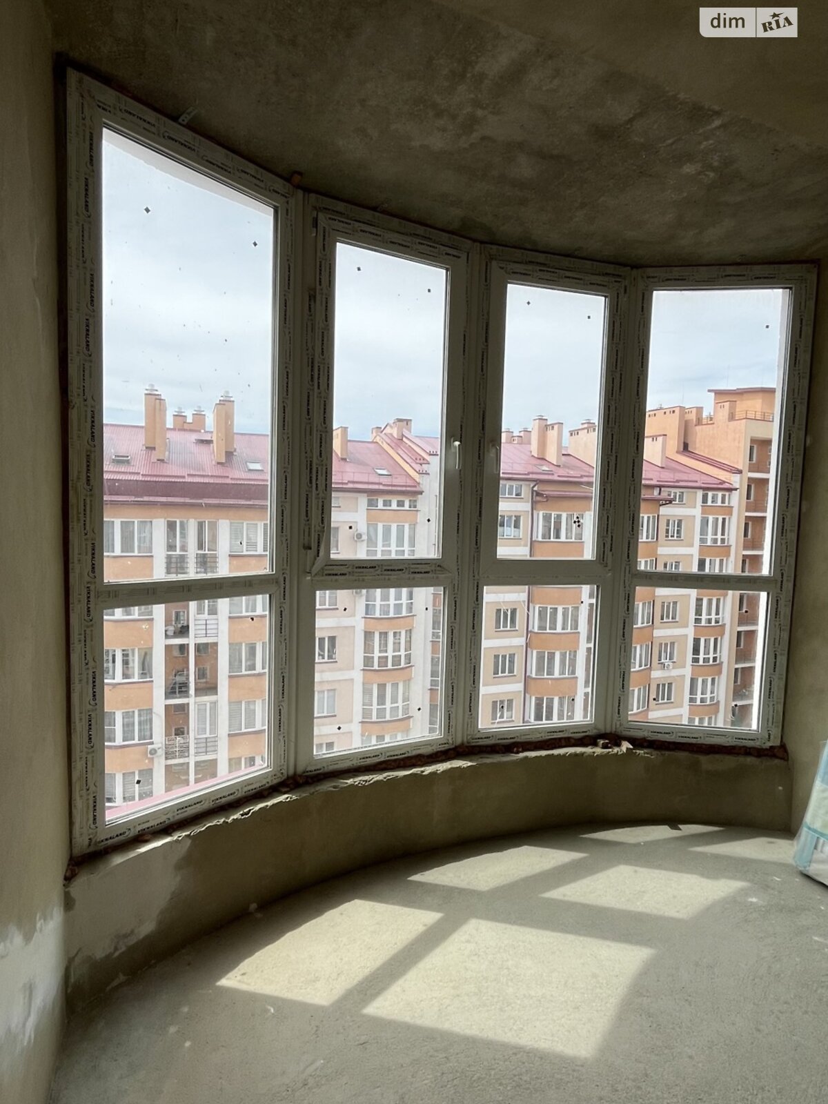 Продаж трикімнатної квартири в Чернівцях, на вул. Дмитра Ковальова 2, район Шевченківський фото 1 Продаж трикімнатної квартири в Чернівцях, на вул. Дмитра Ковальова 2, район Шевченківський фото 1