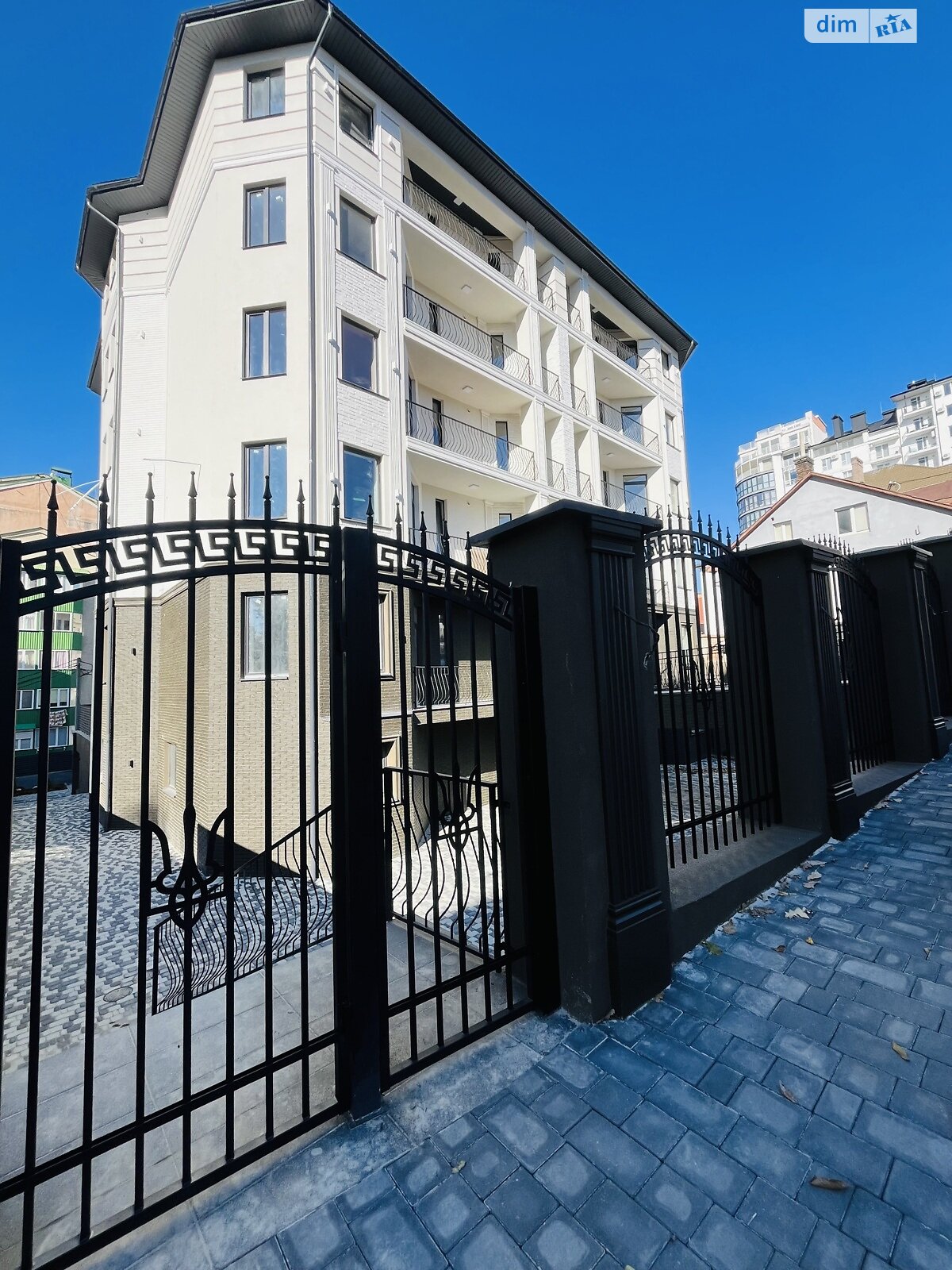 Продаж однокімнатної квартири в Чернівцях, на вул. Дмитра Ковальова 10, район Шевченківський фото 1 Продаж однокімнатної квартири в Чернівцях, на вул. Дмитра Ковальова 10, район Шевченківський фото 1