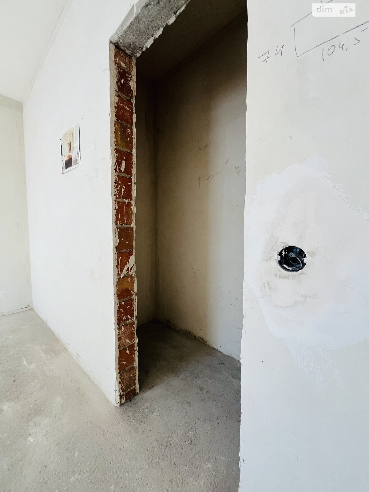 Продаж однокімнатної квартири в Чернівцях, на вул. Дмитра Ковальова 10, район Шевченківський фото 1 Продаж однокімнатної квартири в Чернівцях, на вул. Дмитра Ковальова 10, район Шевченківський фото 1