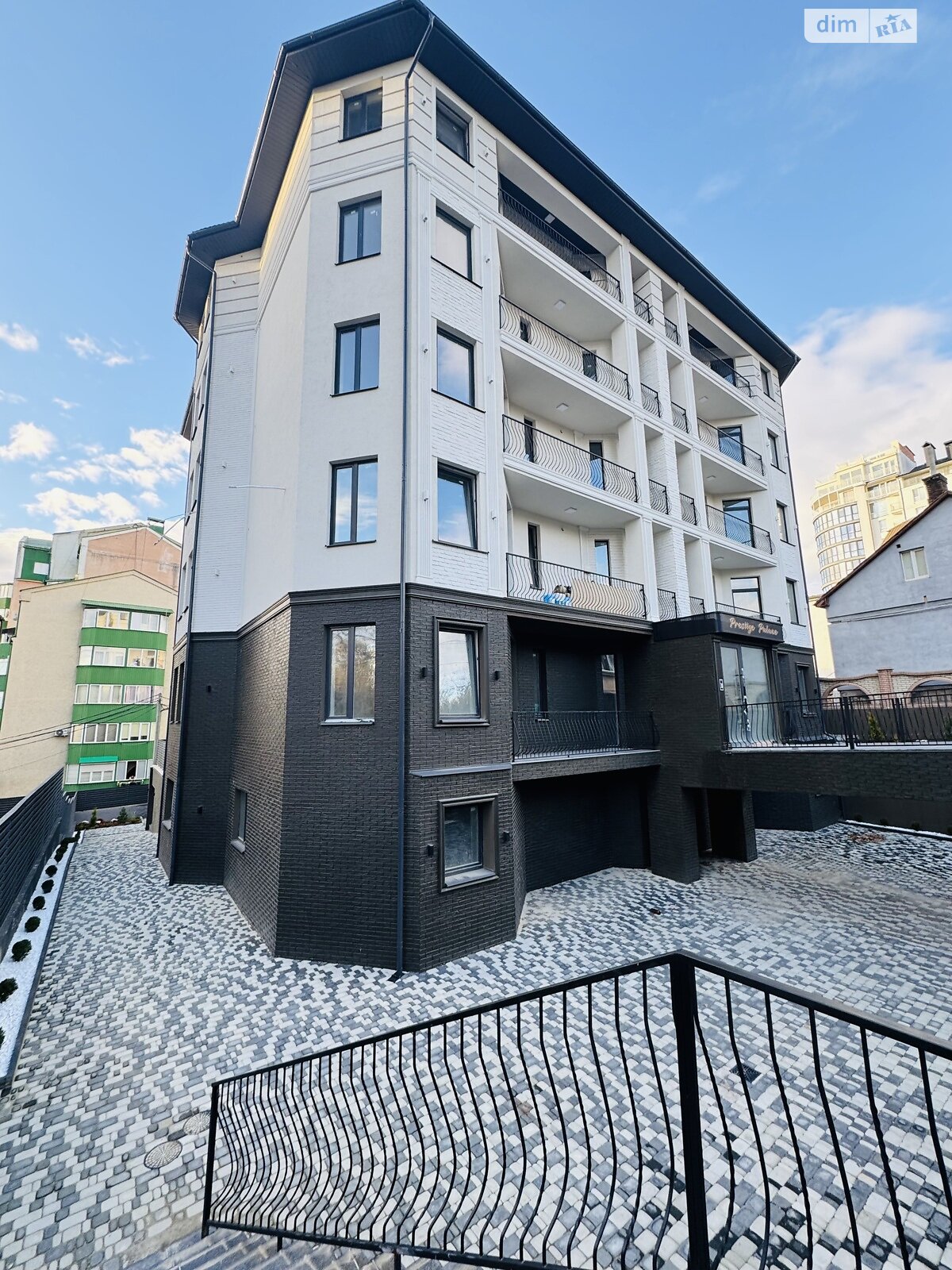 Продажа однокомнатной квартиры в Черновцах, на ул. Дмитрия Ковалева 14, район Шевченковский фото 1 Продажа однокомнатной квартиры в Черновцах, на ул. Дмитрия Ковалева 14, район Шевченковский фото 1