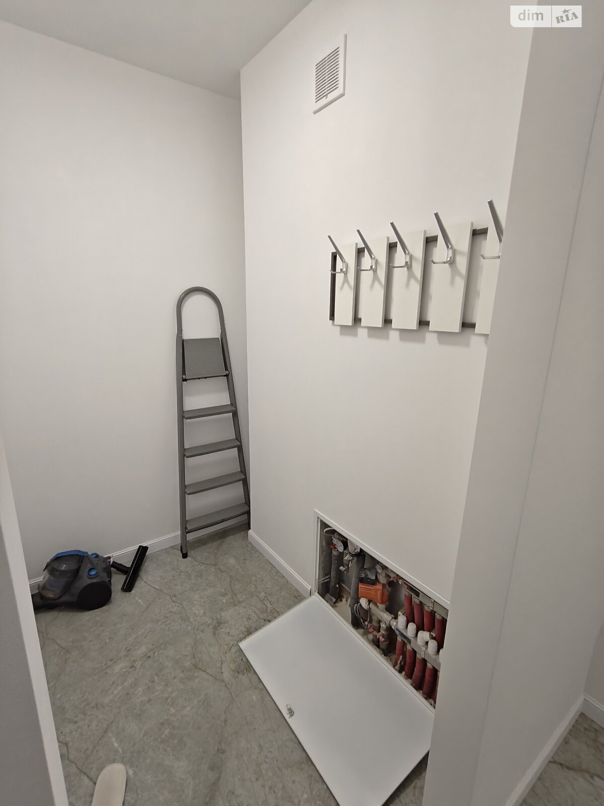 Продаж однокімнатної квартири в Чернівцях, на вул. Дзержика Корнелія, район Шевченківський фото 1 Продаж однокімнатної квартири в Чернівцях, на вул. Дзержика Корнелія, район Шевченківський фото 1