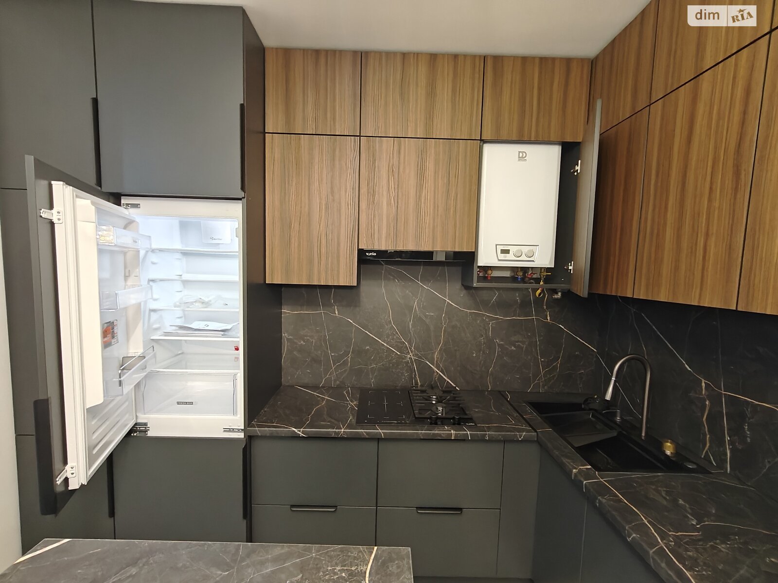 Продаж однокімнатної квартири в Чернівцях, на вул. Дзержика Корнелія, район Шевченківський фото 1 Продаж однокімнатної квартири в Чернівцях, на вул. Дзержика Корнелія, район Шевченківський фото 1