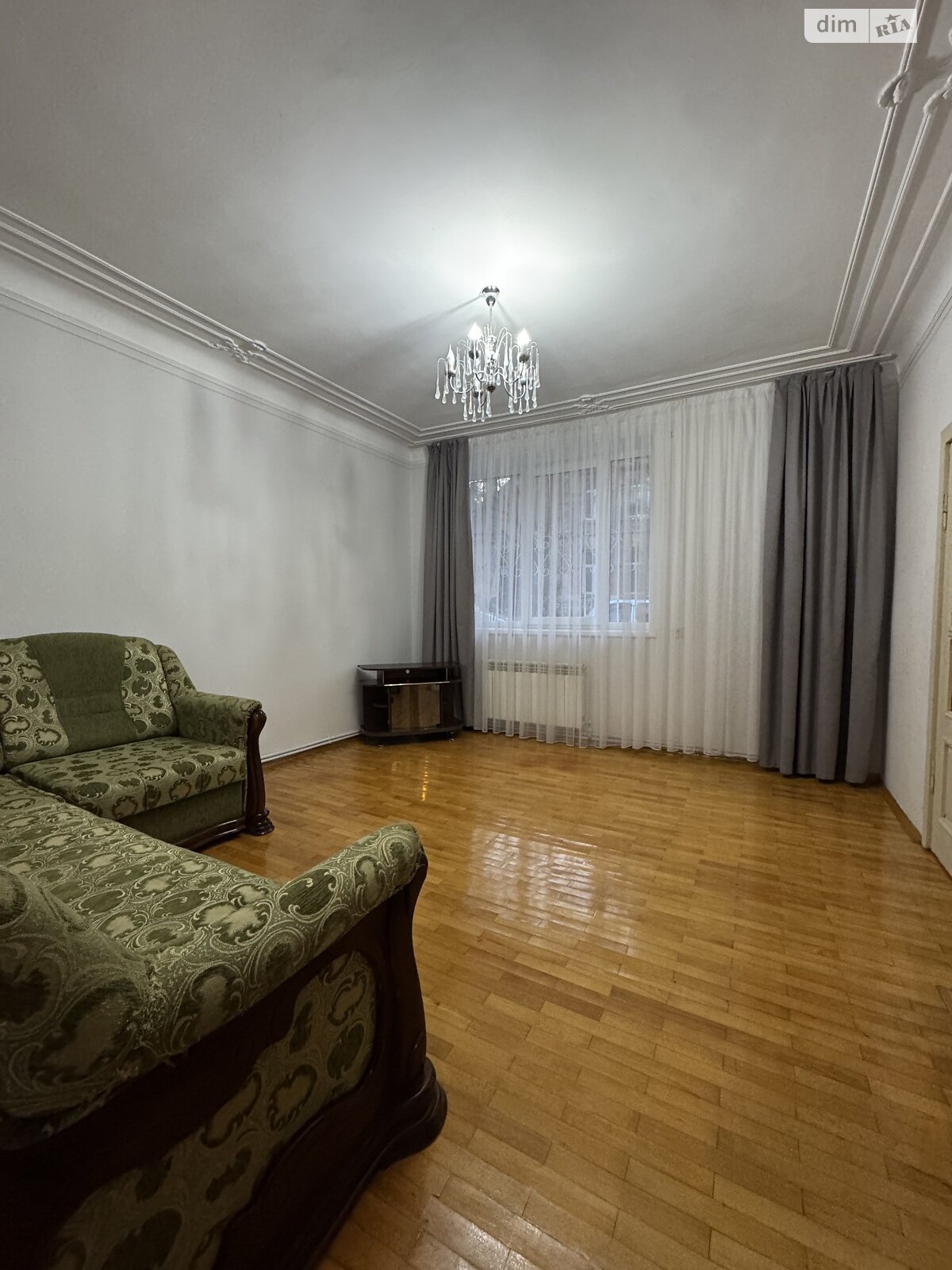 Продаж двокімнатної квартири в Чернівцях, на вул. Федьковича Юрія, район Шевченківський фото 1 Продаж двокімнатної квартири в Чернівцях, на вул. Федьковича Юрія, район Шевченківський фото 1