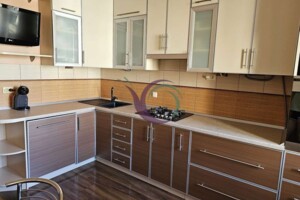 Продажа трехкомнатной квартиры в Черновцах, на ул. Героев Майдана, район Шевченковский фото 2