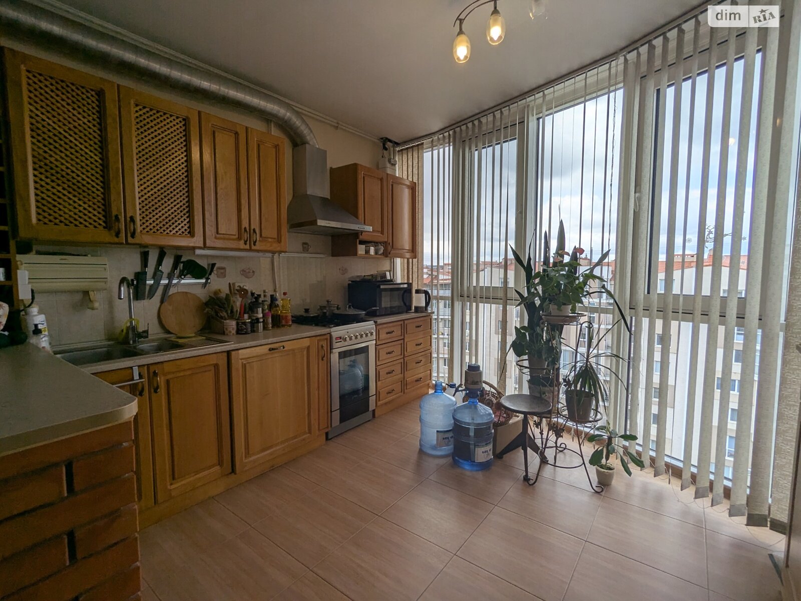 Продажа трехкомнатной квартиры в Черновцах, на ул. Героев Майдана 53, район Шевченковский фото 1 Продажа трехкомнатной квартиры в Черновцах, на ул. Героев Майдана 53, район Шевченковский фото 1