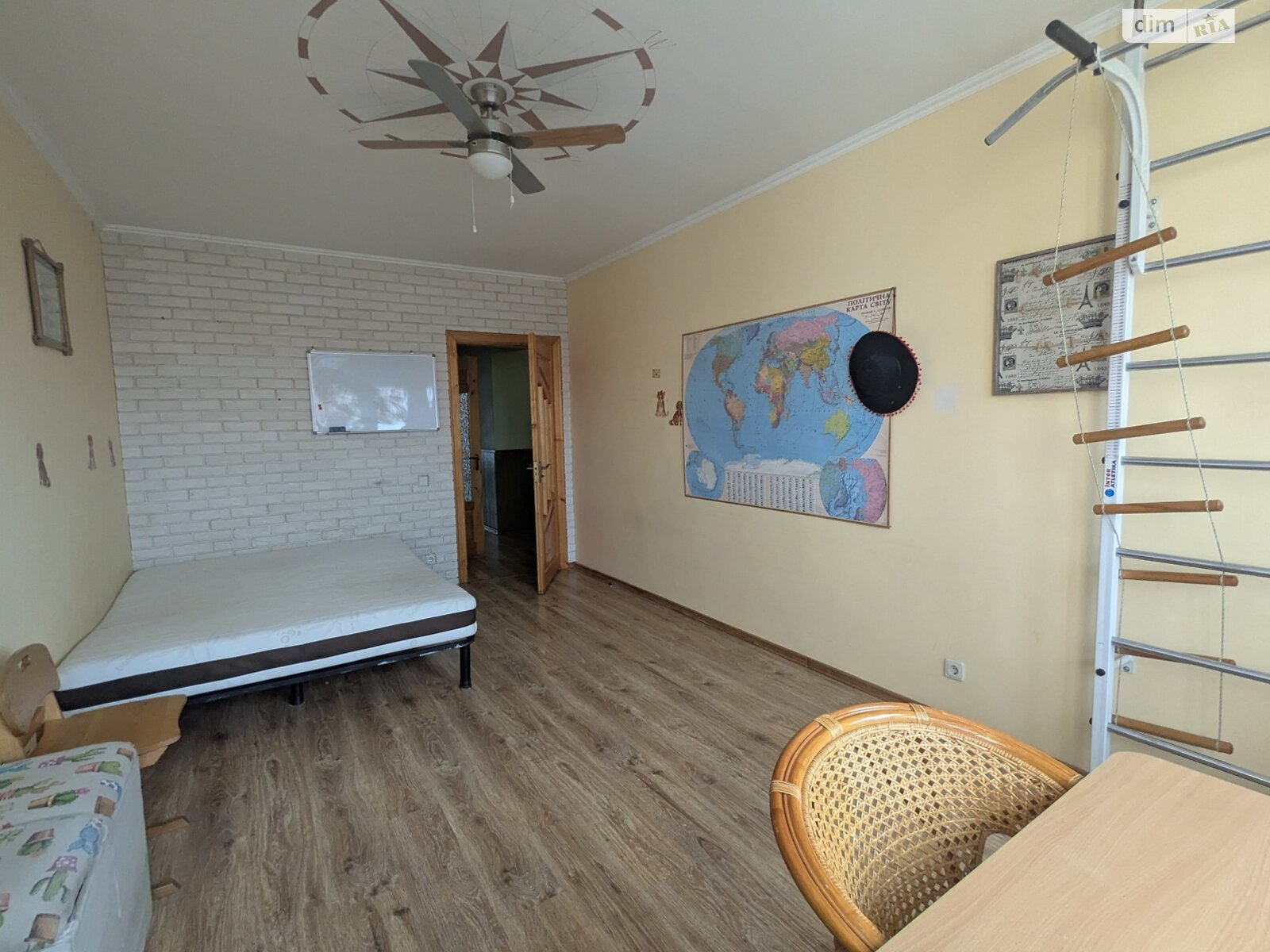 Продажа трехкомнатной квартиры в Черновцах, на ул. Героев Майдана 53, район Шевченковский фото 1 Продажа трехкомнатной квартиры в Черновцах, на ул. Героев Майдана 53, район Шевченковский фото 1