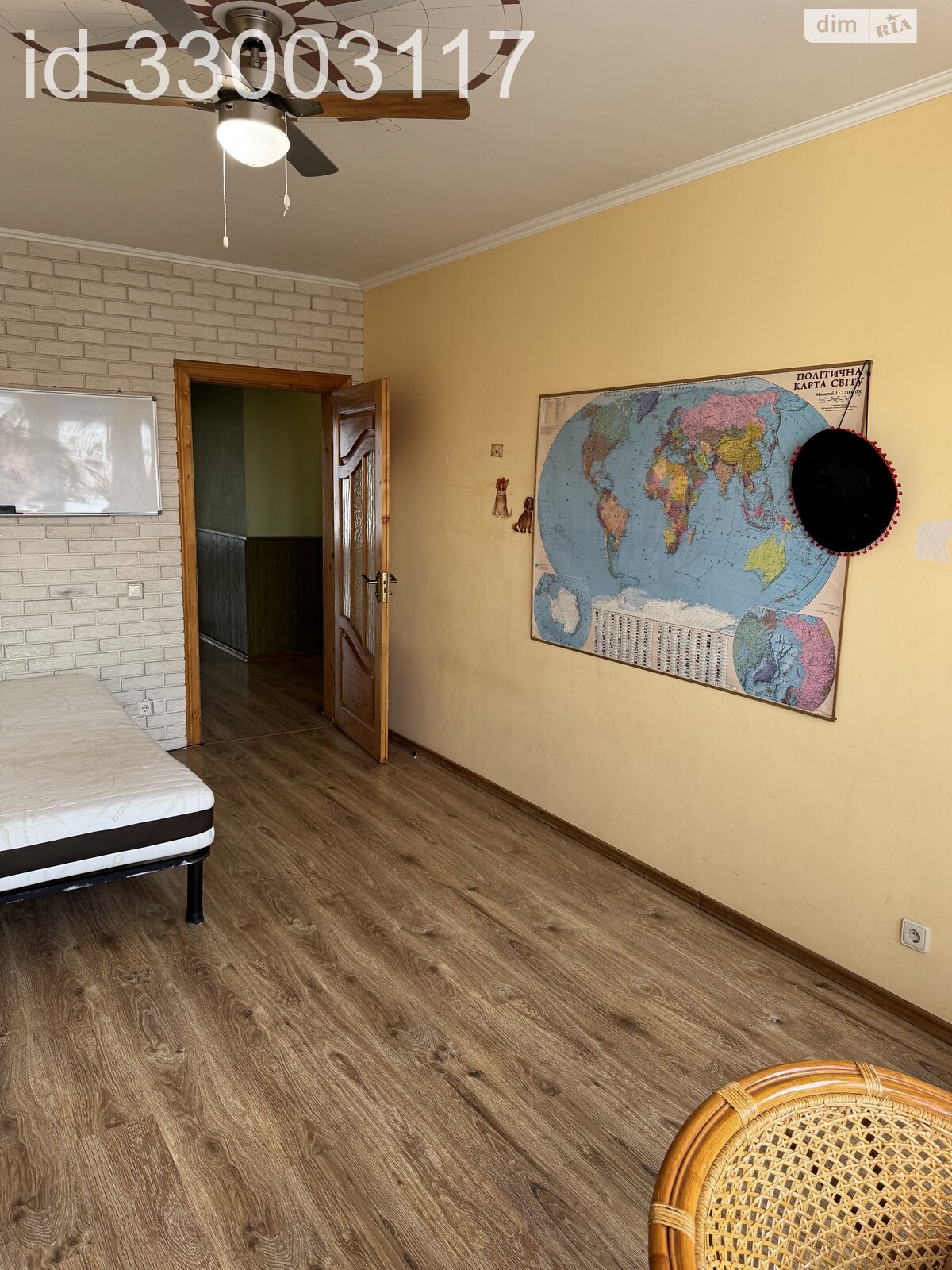 Продаж трикімнатної квартири в Чернівцях, на вул. Героїв Майдану 53, район Шевченківський фото 1 Продаж трикімнатної квартири в Чернівцях, на вул. Героїв Майдану 53, район Шевченківський фото 1