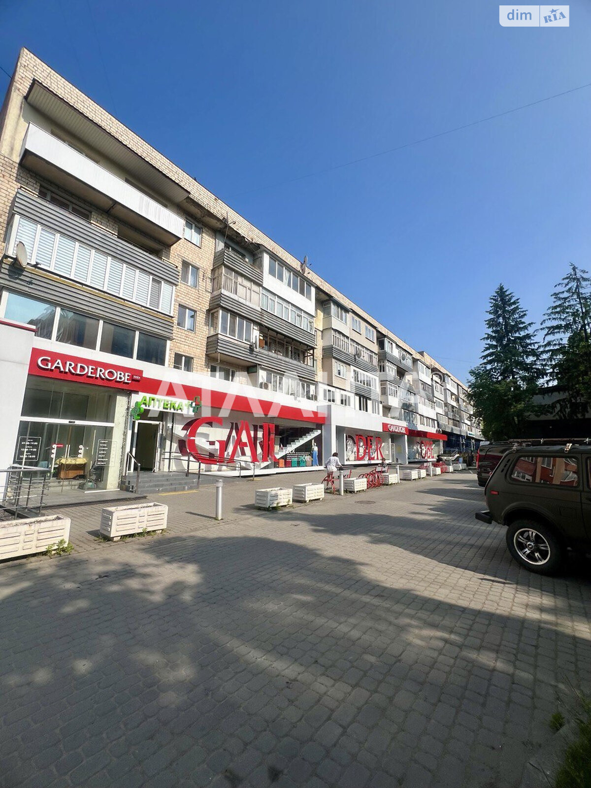 Продажа трехкомнатной квартиры в Черновцах, на ул. Героев Майдана, район Шевченковский фото 1 Продажа трехкомнатной квартиры в Черновцах, на ул. Героев Майдана, район Шевченковский фото 1