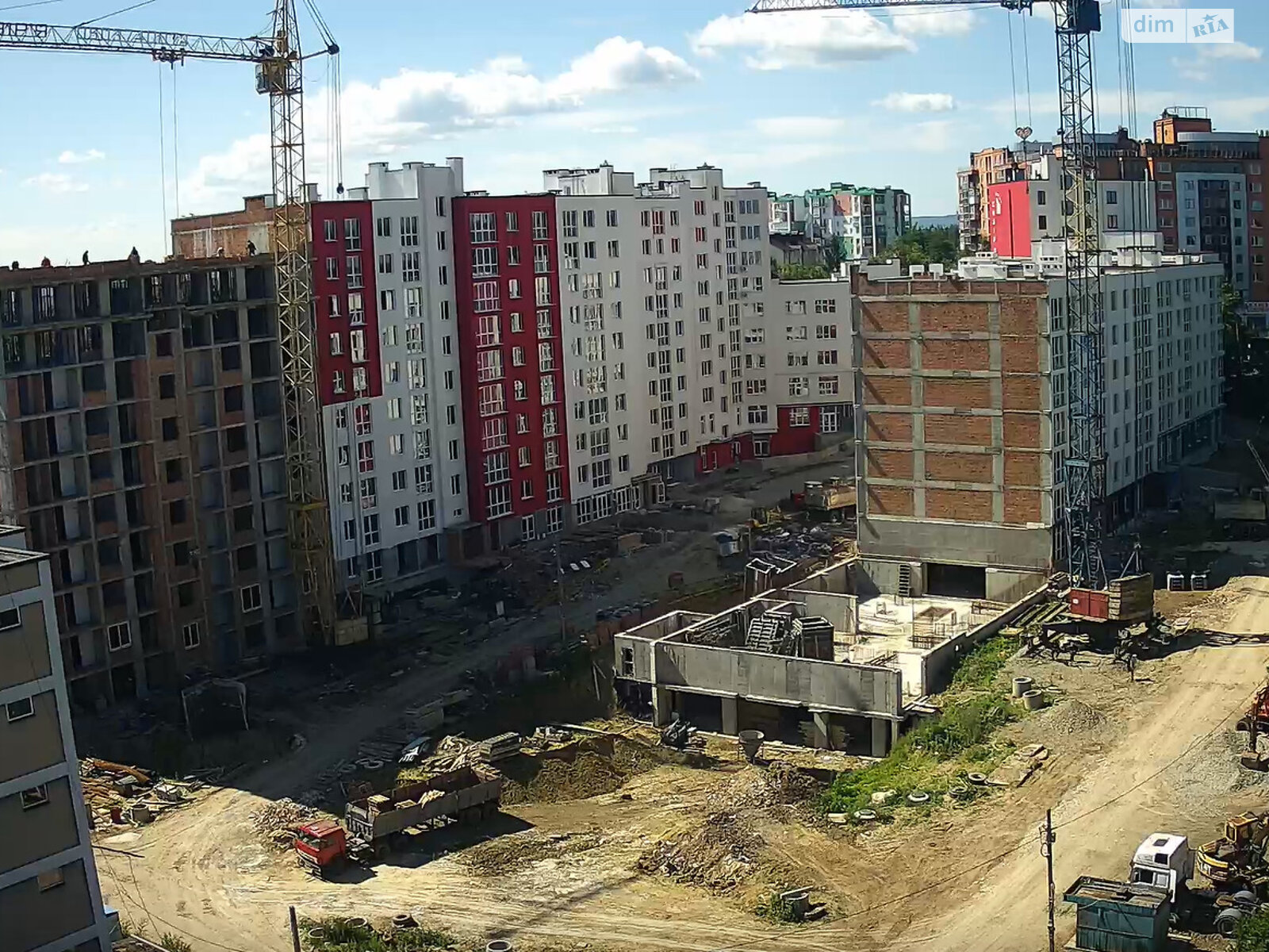 Продажа четырехкомнатной квартиры в Черновцах, на ул. Героев Майдана, район Шевченковский фото 1 Продажа четырехкомнатной квартиры в Черновцах, на ул. Героев Майдана, район Шевченковский фото 1