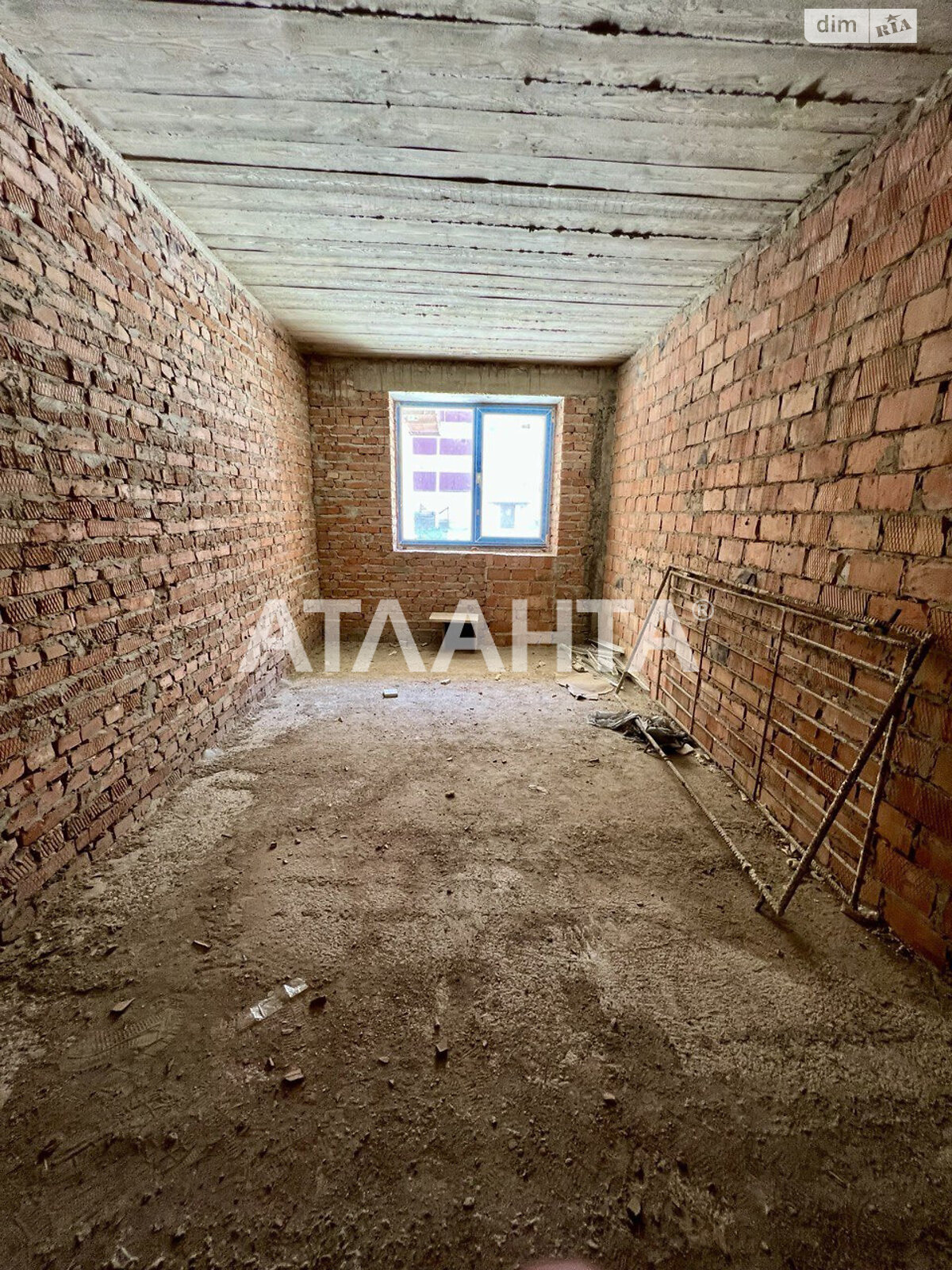 Продаж трикімнатної квартири в Чернівцях, на вул. Головна, район Шевченківський фото 1 Продаж трикімнатної квартири в Чернівцях, на вул. Головна, район Шевченківський фото 1