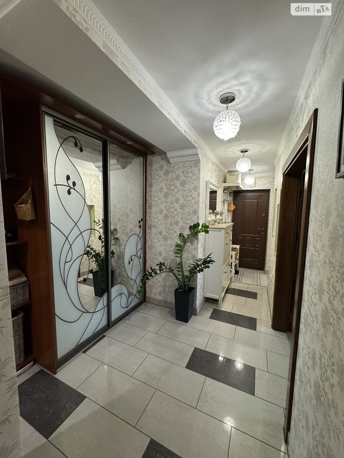 Продаж двокімнатної квартири в Чернівцях, на вул. Івасюка Володимира 17, район Шевченківський фото 1 Продаж двокімнатної квартири в Чернівцях, на вул. Івасюка Володимира 17, район Шевченківський фото 1