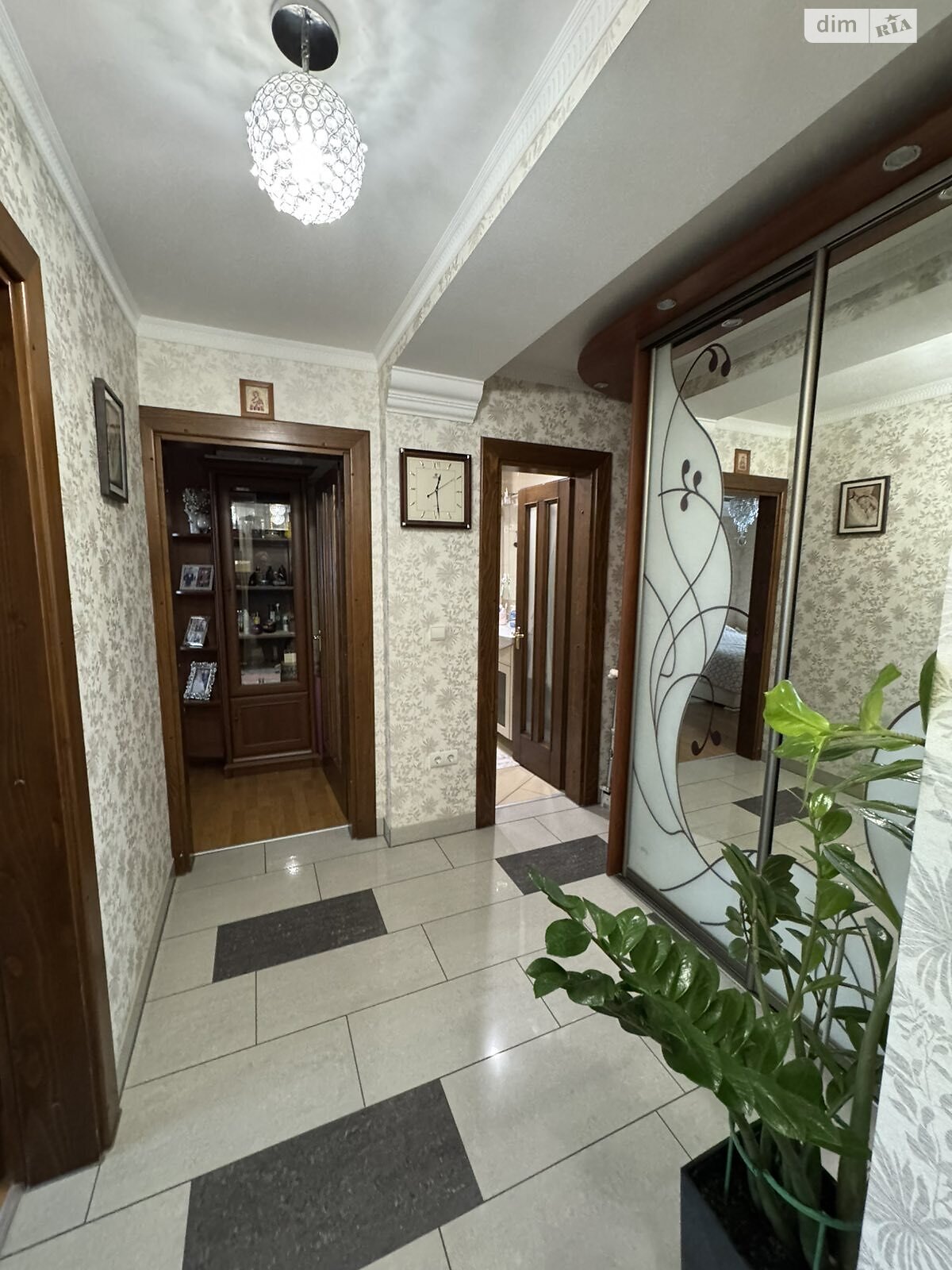 Продаж двокімнатної квартири в Чернівцях, на вул. Івасюка Володимира 17, район Шевченківський фото 1 Продаж двокімнатної квартири в Чернівцях, на вул. Івасюка Володимира 17, район Шевченківський фото 1