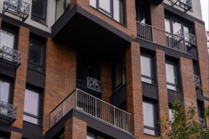 Продаж семикімнатної квартири в Чернівцях, на вул. Канівська 23А, район Шевченківський фото 2