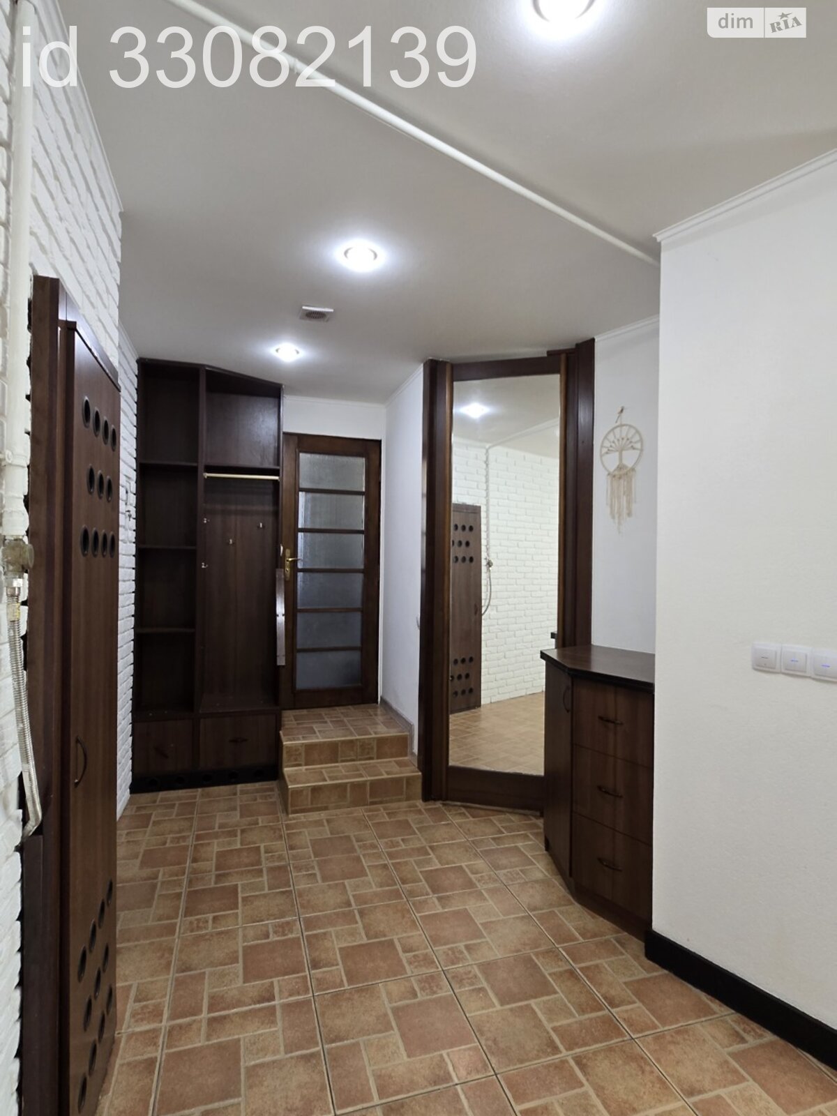 Продаж двокімнатної квартири в Чернівцях, на вул. Конституційна 14, кв. 1, район Шевченківський фото 1 Продаж двокімнатної квартири в Чернівцях, на вул. Конституційна 14, кв. 1, район Шевченківський фото 1