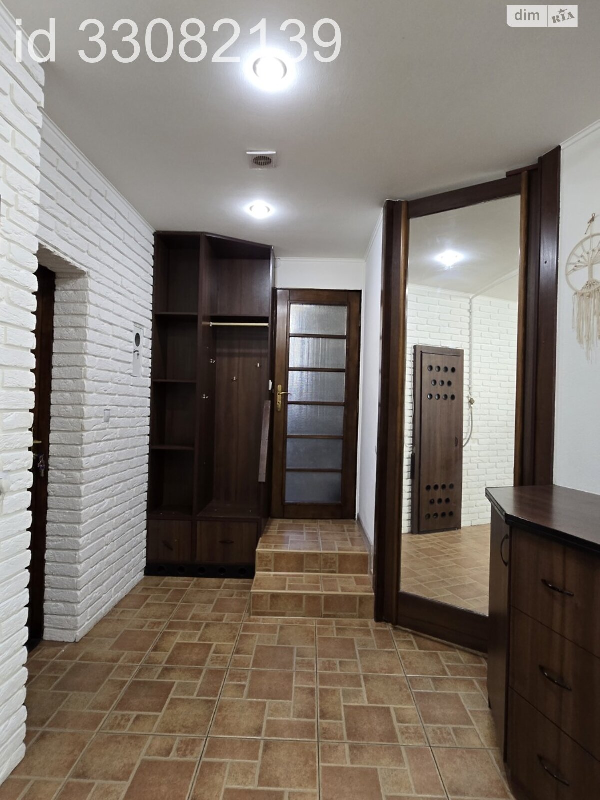 Продаж двокімнатної квартири в Чернівцях, на вул. Конституційна 14, кв. 1, район Шевченківський фото 1 Продаж двокімнатної квартири в Чернівцях, на вул. Конституційна 14, кв. 1, район Шевченківський фото 1