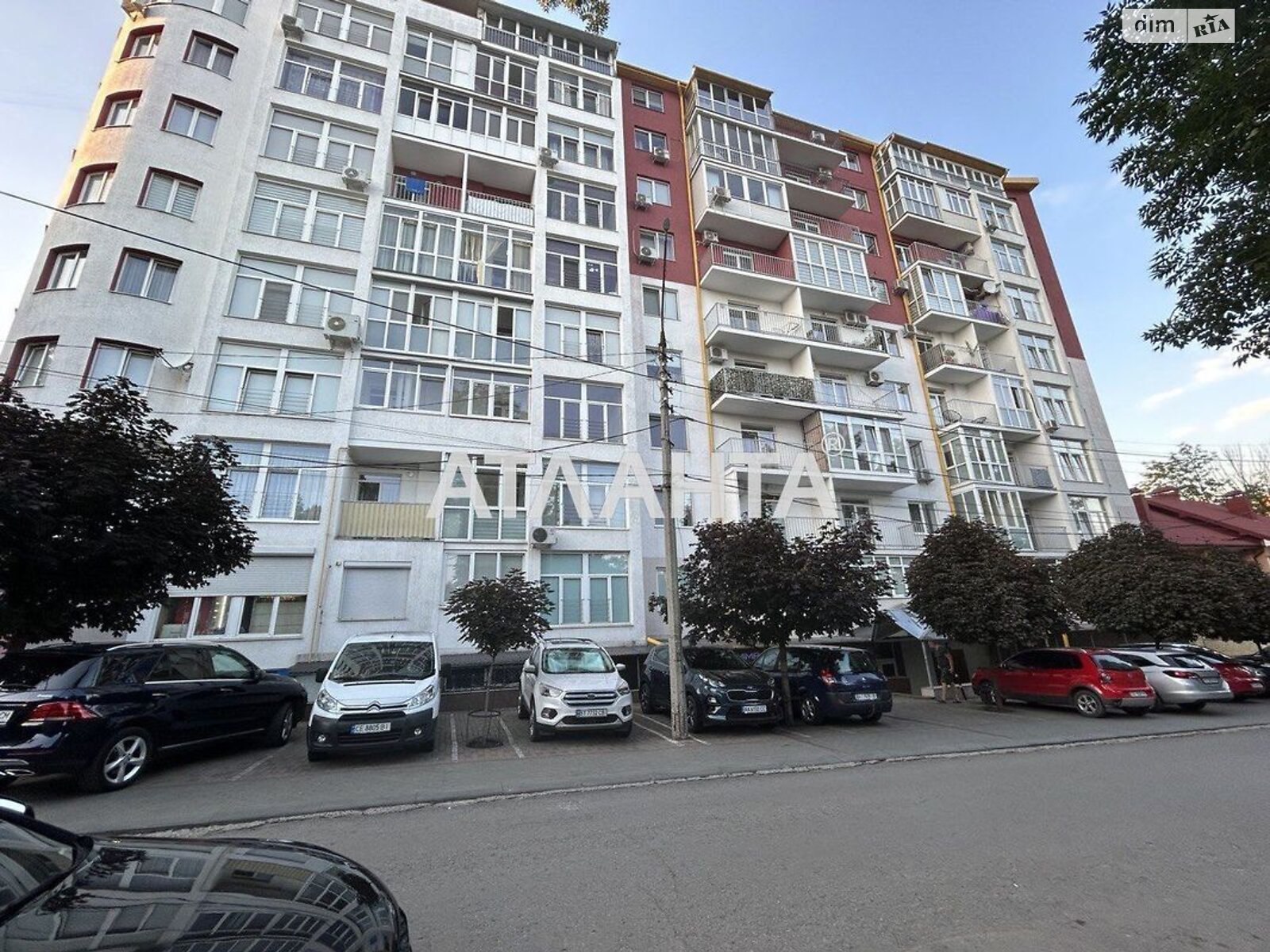 Продаж трикімнатної квартири в Чернівцях, на вул. Миколи Коперника, район Шевченківський фото 1