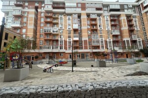 Продаж трикімнатної квартири в Чернівцях, на просп. Незалежності 104, район Шевченківський фото 2