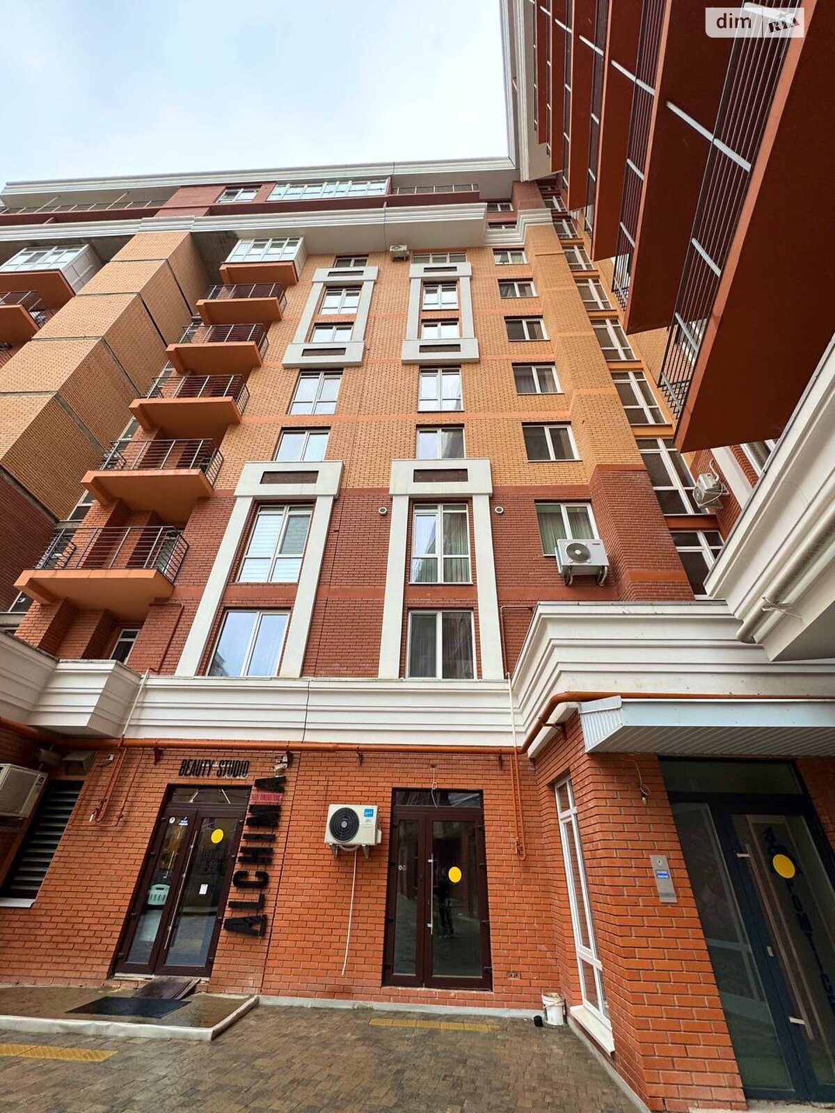 Продаж двокімнатної квартири в Чернівцях, на просп. Незалежності 106, район Шевченківський фото 1