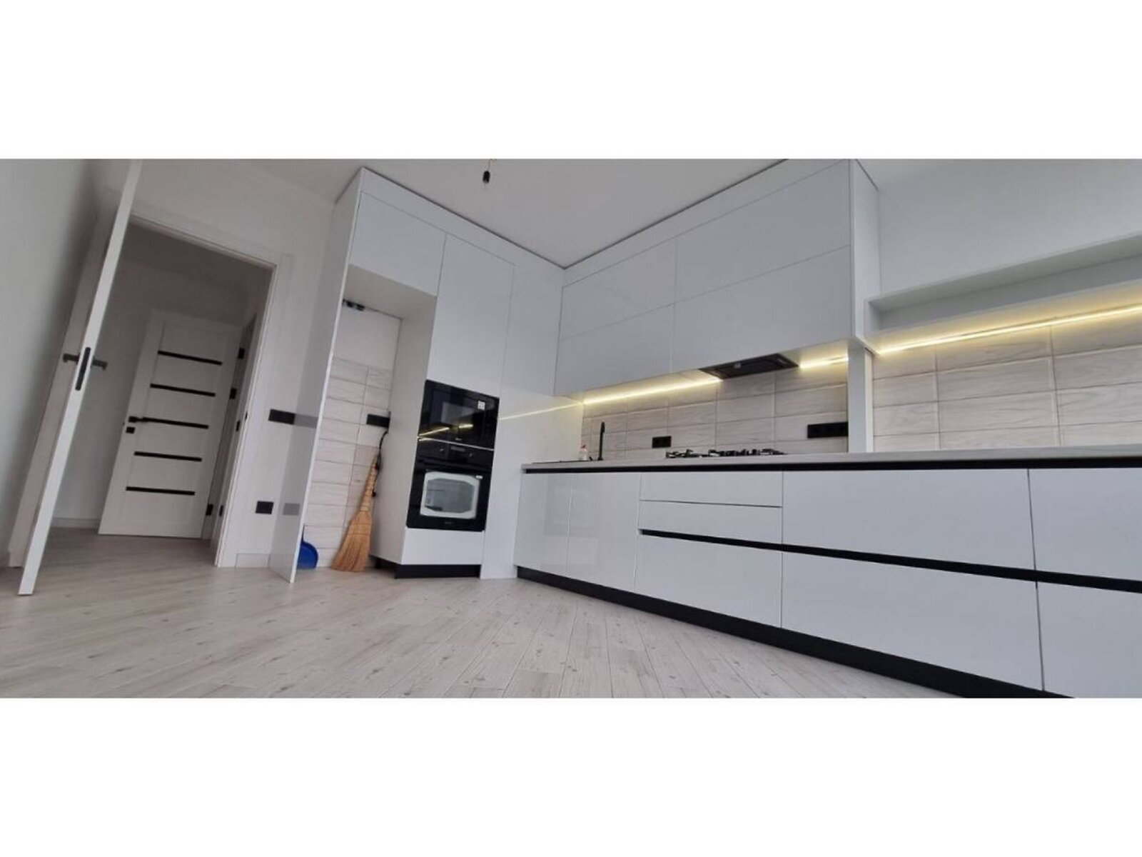 Продажа двухкомнатной квартиры в Черновцах, на просп. Независимости 116А, район Шевченковский фото 1 Продажа двухкомнатной квартиры в Черновцах, на просп. Независимости 116А, район Шевченковский фото 1