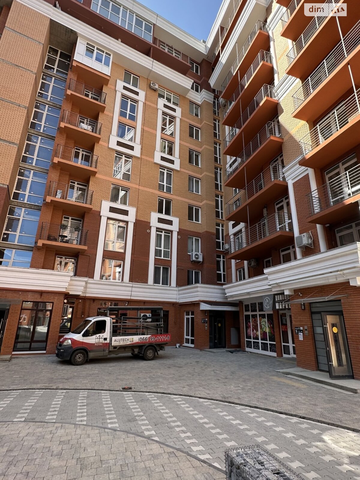 Продаж п`ятикімнатної квартири в Чернівцях, на просп. Незалежності 106А, кв. 123, район Шевченківський фото 1 Продаж п`ятикімнатної квартири в Чернівцях, на просп. Незалежності 106А, кв. 123, район Шевченківський фото 1