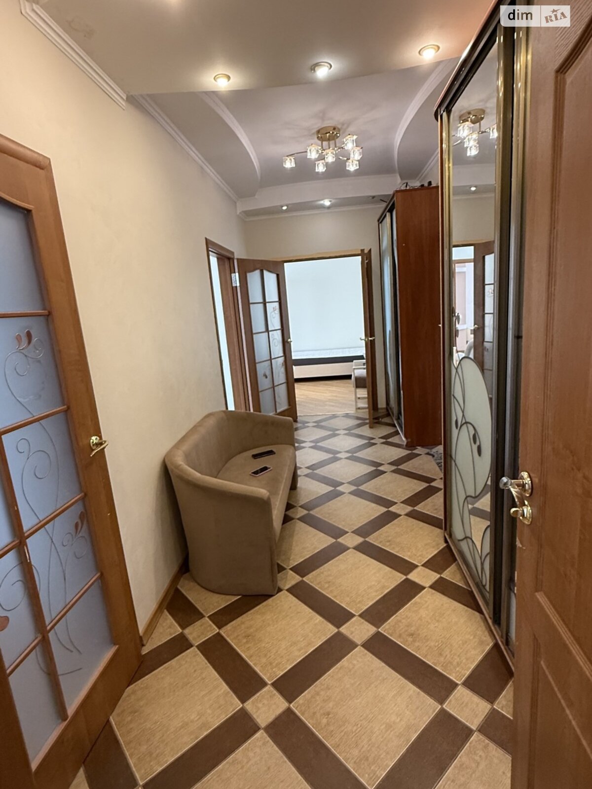 Продажа трехкомнатной квартиры в Черновцах, на ул. Орлика Филиппа 2А, район Шевченковский фото 1 Продажа трехкомнатной квартиры в Черновцах, на ул. Орлика Филиппа 2А, район Шевченковский фото 1