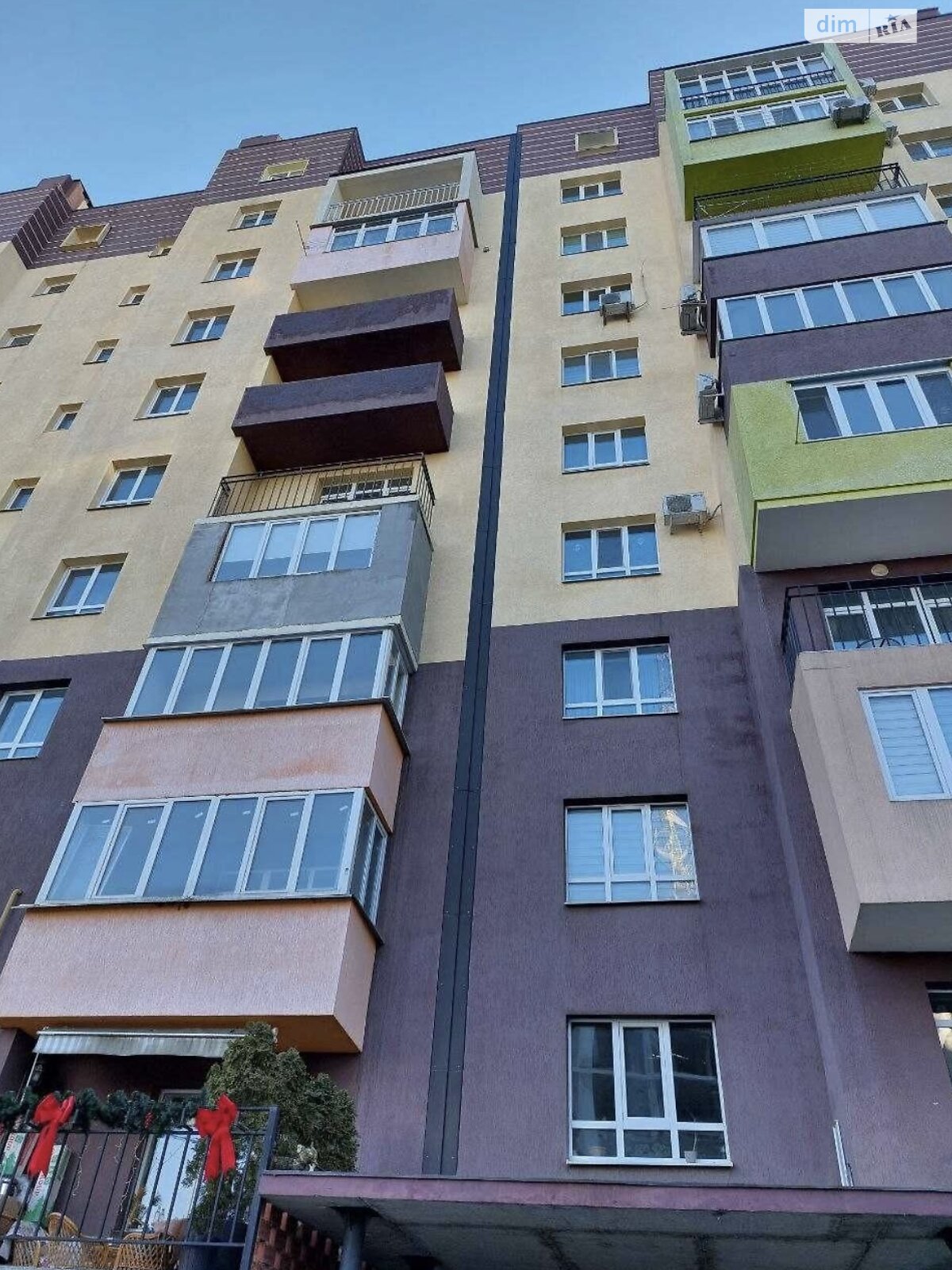 Продаж трикімнатної квартири в Чернівцях, на вул. Рівненська, район Шевченківський фото 1 Продаж трикімнатної квартири в Чернівцях, на вул. Рівненська, район Шевченківський фото 1