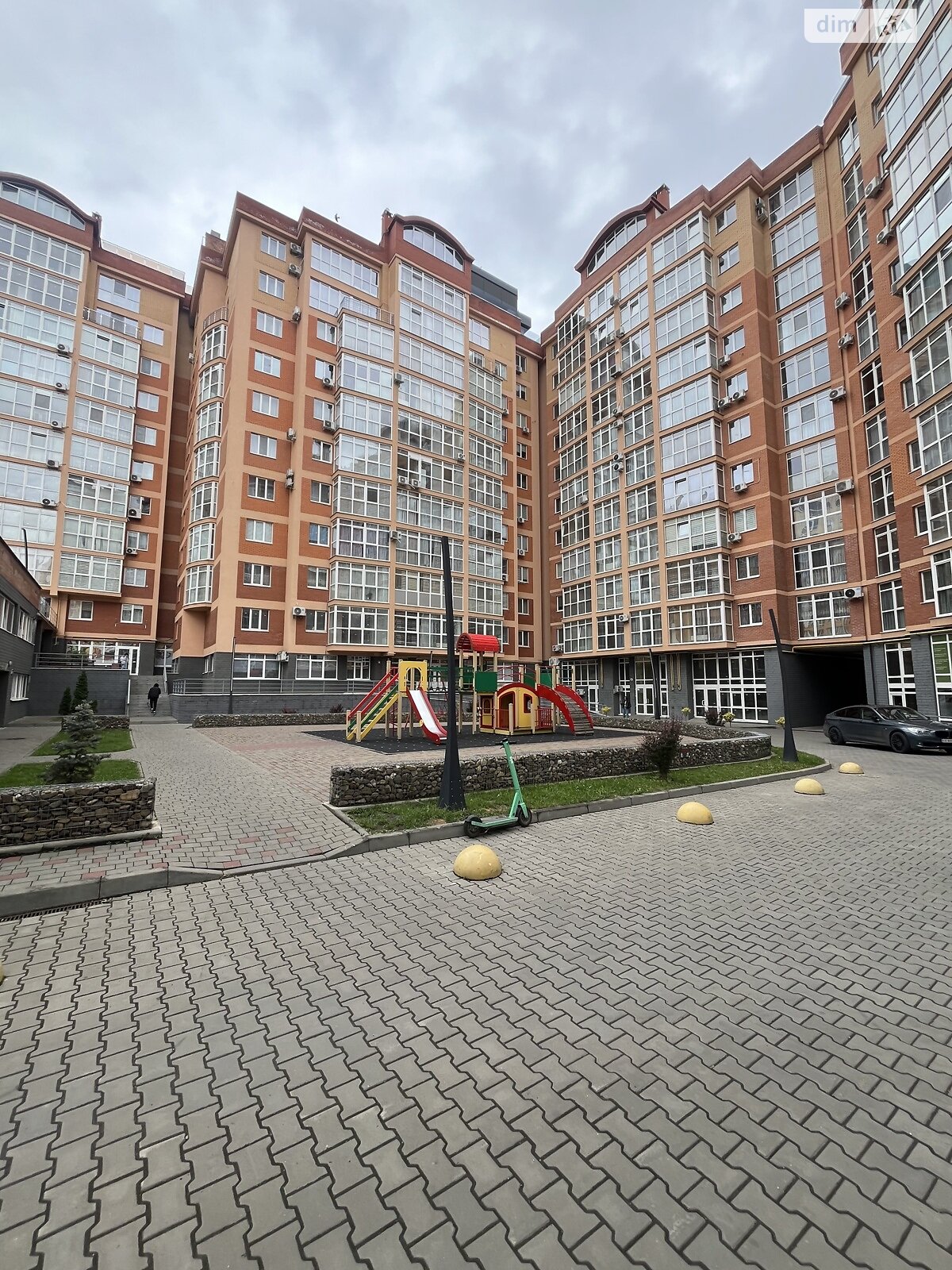 Продажа однокомнатной квартиры в Черновцах, на ул. Ровенская, район Шевченковский фото 1 Продажа однокомнатной квартиры в Черновцах, на ул. Ровенская, район Шевченковский фото 1