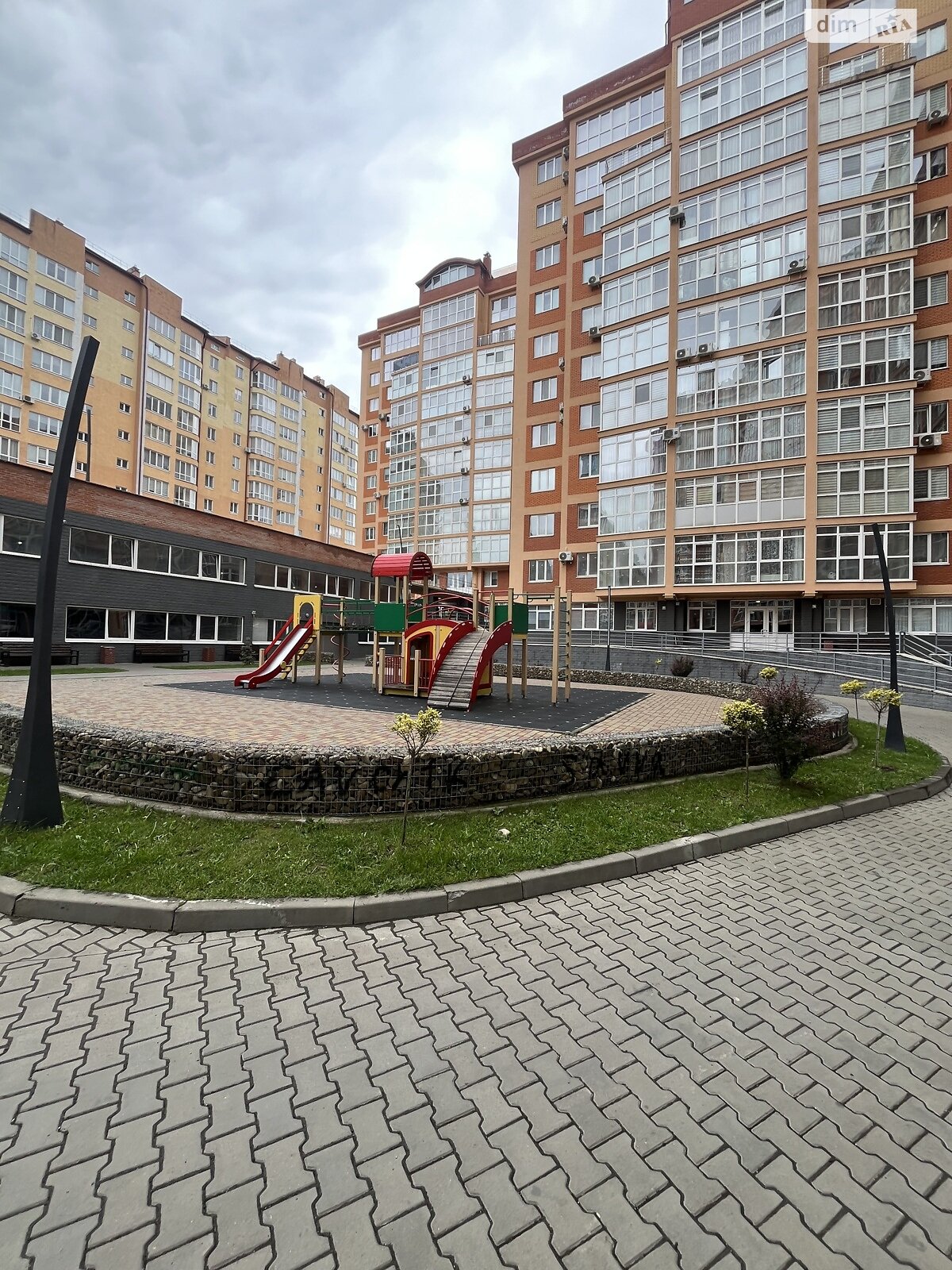 Продажа однокомнатной квартиры в Черновцах, на ул. Ровенская, район Шевченковский фото 1 Продажа однокомнатной квартиры в Черновцах, на ул. Ровенская, район Шевченковский фото 1