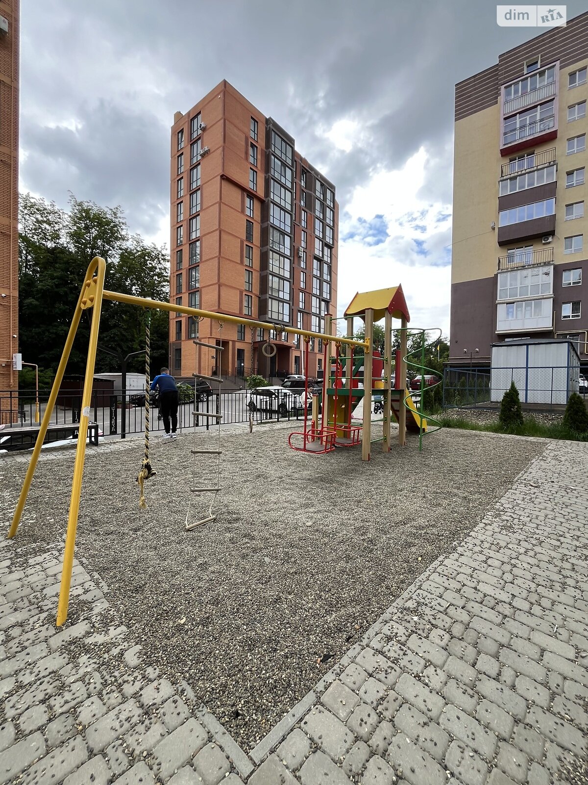 Продажа трехкомнатной квартиры в Черновцах, на ул. Ровенская 8А, район Шевченковский фото 1 Продажа трехкомнатной квартиры в Черновцах, на ул. Ровенская 8А, район Шевченковский фото 1