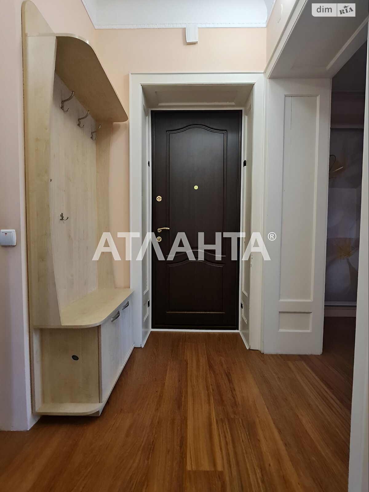 Продажа четырехкомнатной квартиры в Черновцах, на 1-й пер. Садовый, район Шевченковский фото 1 Продажа четырехкомнатной квартиры в Черновцах, на 1-й пер. Садовый, район Шевченковский фото 1