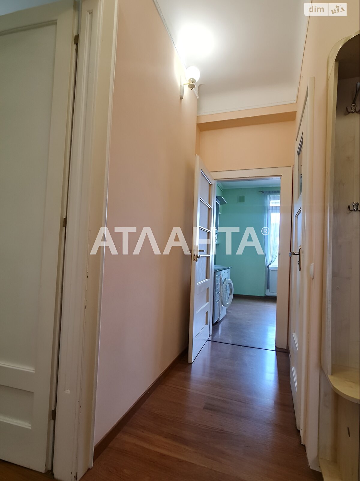 Продажа четырехкомнатной квартиры в Черновцах, на 1-й пер. Садовый, район Шевченковский фото 1 Продажа четырехкомнатной квартиры в Черновцах, на 1-й пер. Садовый, район Шевченковский фото 1