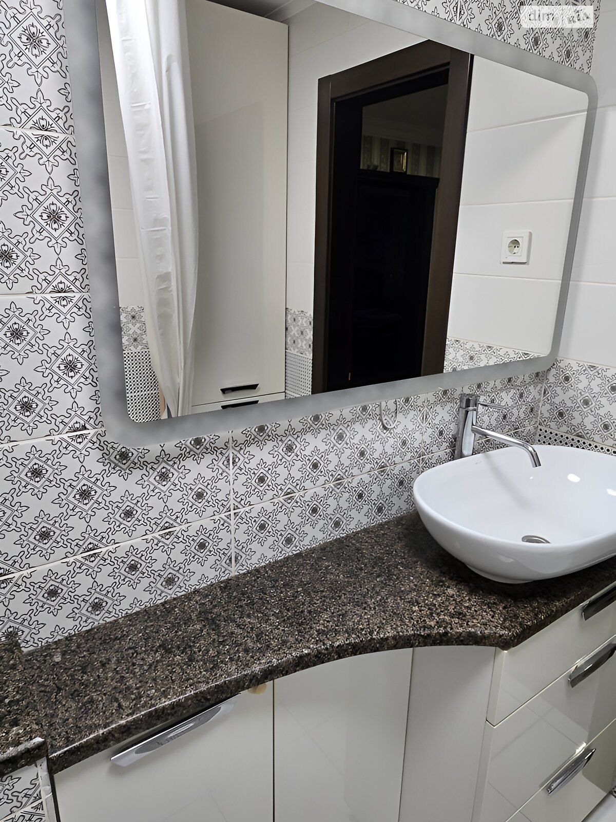 Продажа четырехкомнатной квартиры в Черновцах, на ул. Сергея Скальда 23, район Шевченковский фото 1 Продажа четырехкомнатной квартиры в Черновцах, на ул. Сергея Скальда 23, район Шевченковский фото 1