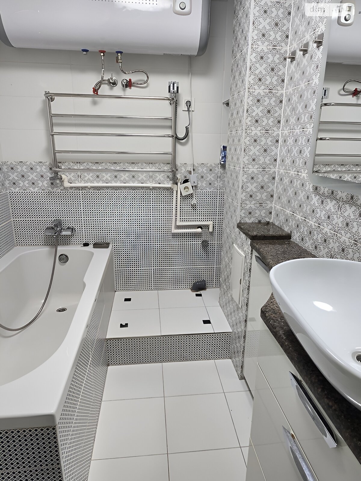Продажа четырехкомнатной квартиры в Черновцах, на ул. Сергея Скальда 23, район Шевченковский фото 1 Продажа четырехкомнатной квартиры в Черновцах, на ул. Сергея Скальда 23, район Шевченковский фото 1