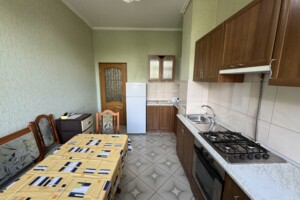 Продаж трикімнатної квартири в Чернівцях, на вул. Шухевича Романа, район Шевченківський фото 2