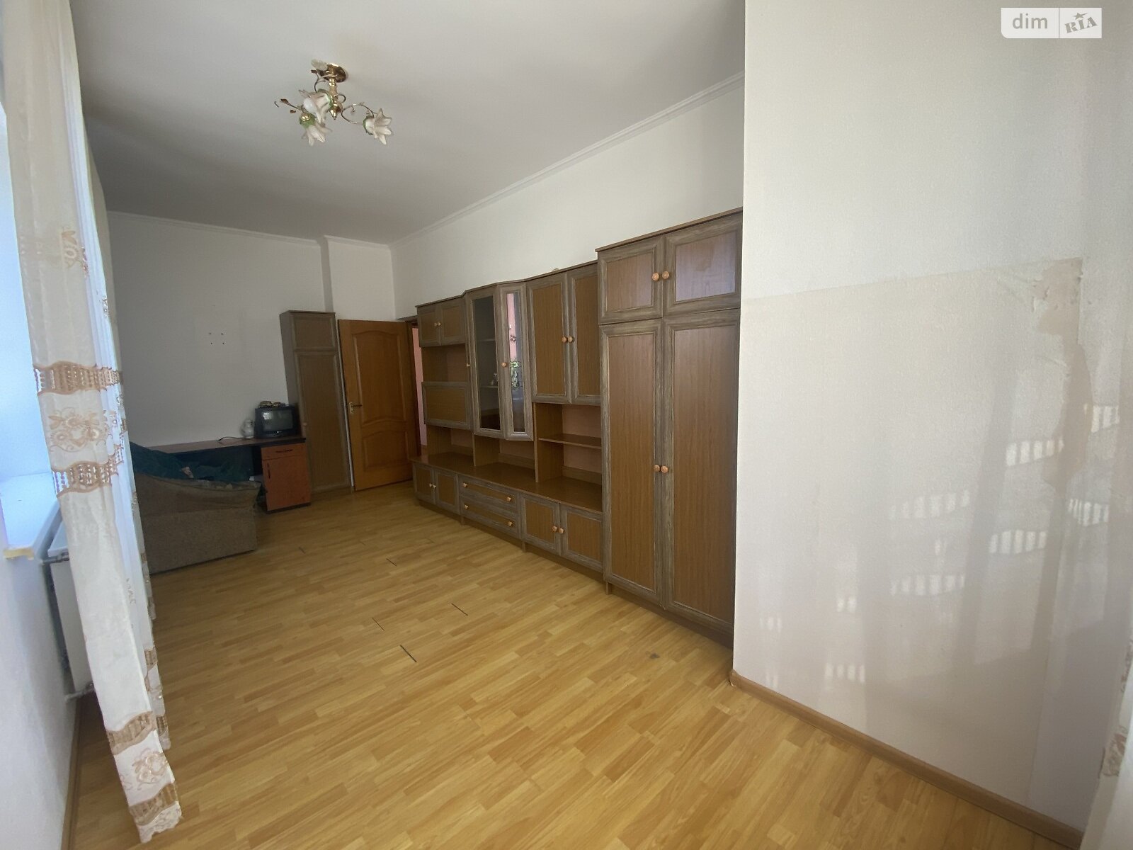 Продаж трикімнатної квартири в Чернівцях, на вул. Шухевича Романа, район Шевченківський фото 1 Продаж трикімнатної квартири в Чернівцях, на вул. Шухевича Романа, район Шевченківський фото 1