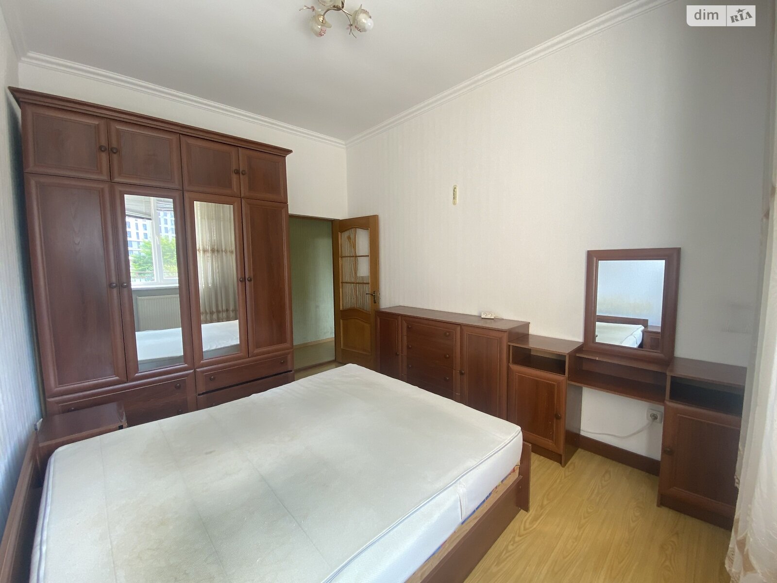 Продаж трикімнатної квартири в Чернівцях, на вул. Шухевича Романа, район Шевченківський фото 1 Продаж трикімнатної квартири в Чернівцях, на вул. Шухевича Романа, район Шевченківський фото 1