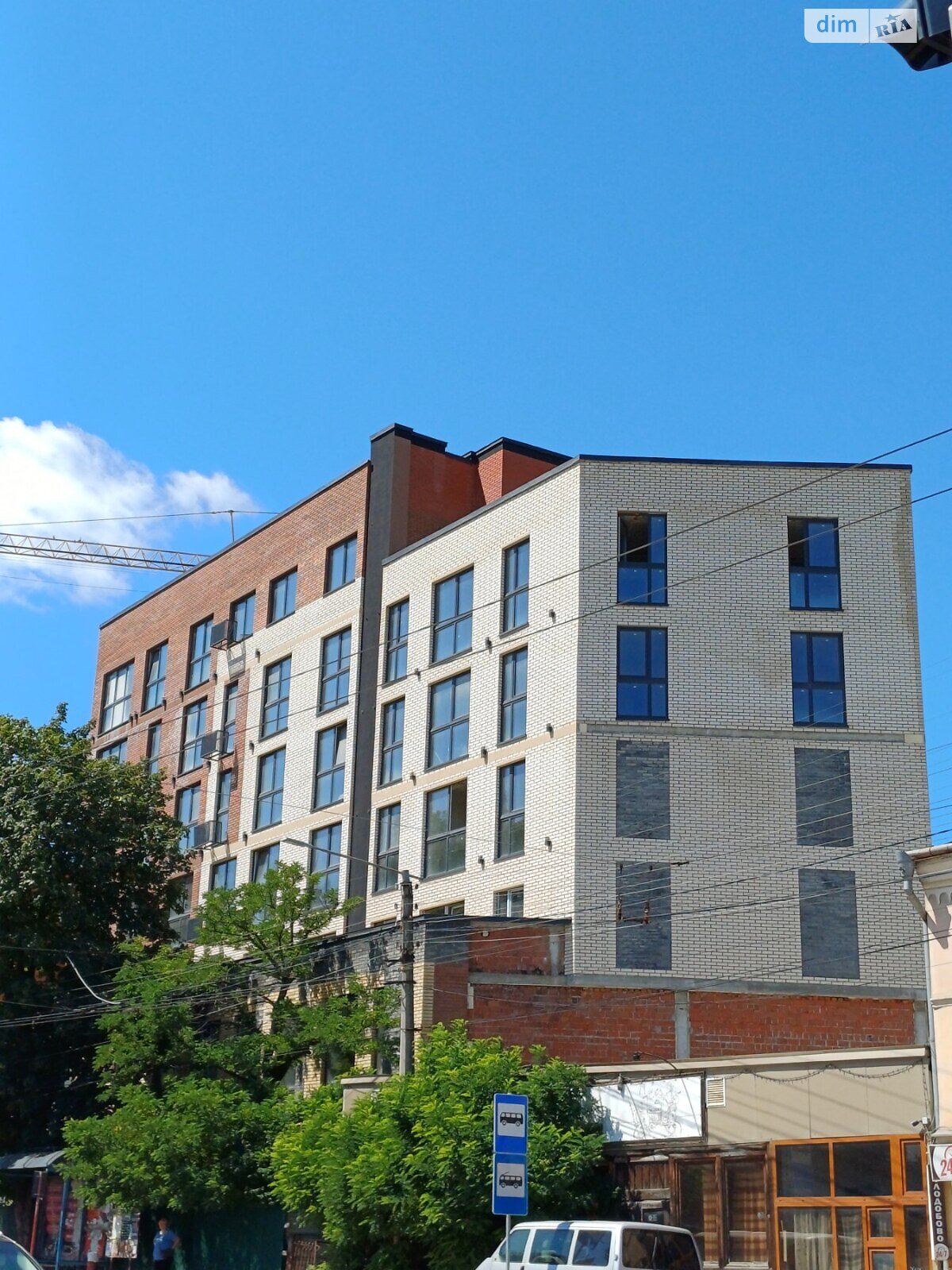 Продажа трехкомнатной квартиры в Черновцах, на ул. Сторожинецкая 5, район Шевченковский фото 1 Продажа трехкомнатной квартиры в Черновцах, на ул. Сторожинецкая 5, район Шевченковский фото 1