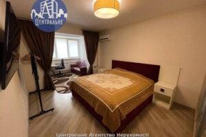 Продаж трикімнатної квартири в Чернівцях, на вул. Воробкевича Сидора, район Шевченківський фото 2
