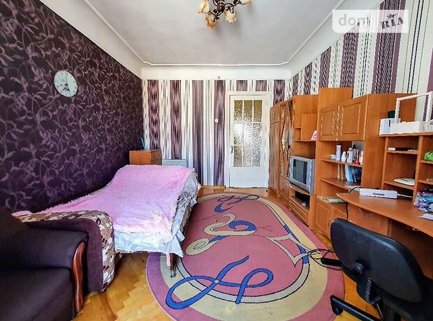 Продажа двухкомнатной квартиры в Черновцах, на ул. Бандеры Степана (Ватутина) район Центр фото 1 Продажа двухкомнатной квартиры в Черновцах, на ул. Бандеры Степана (Ватутина) район Центр фото 1