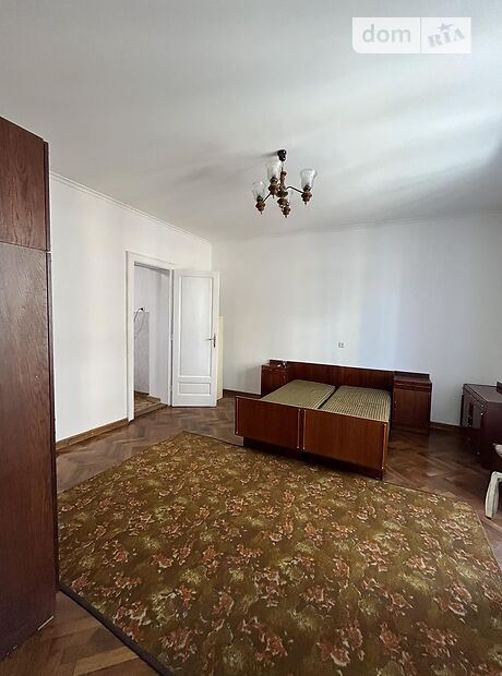 Продаж двокімнатної квартири в Чернівцях на вул. Богомольця Олександра академіка район Центр фото 1 Продаж двокімнатної квартири в Чернівцях на вул. Богомольця Олександра академіка район Центр фото 1