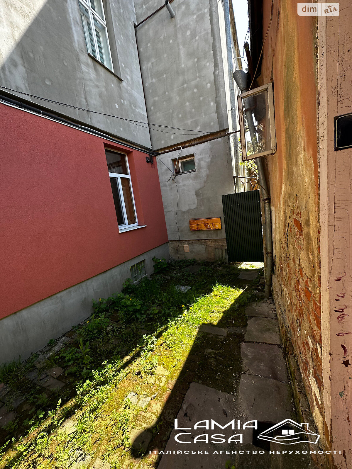 Продаж двокімнатної квартири в Чернівцях, на вул. Гончара Олеся, район Центр фото 1 Продаж двокімнатної квартири в Чернівцях, на вул. Гончара Олеся, район Центр фото 1