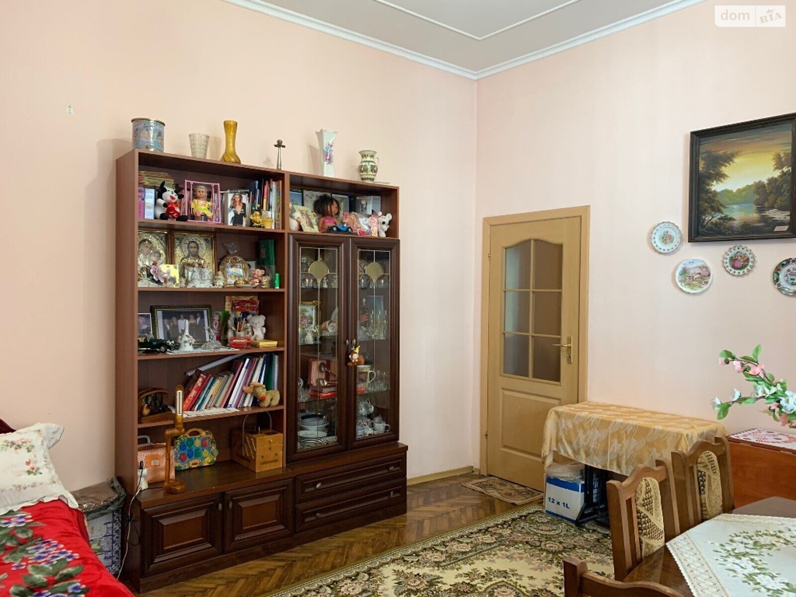 Продаж двокімнатної квартири в Чернівцях, на вул. Кафедральна, район Центр фото 1